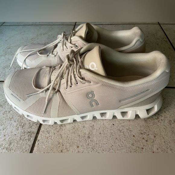 On Cloud 5 Womans Sneakers. - Picture 10 of 12